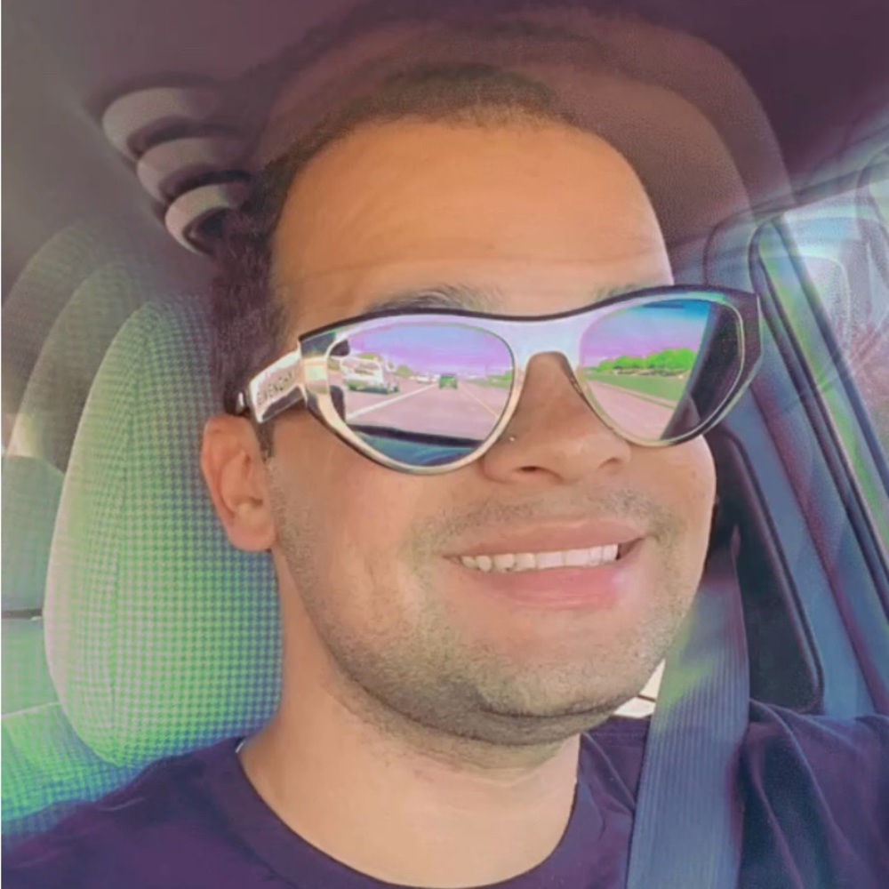 Meet your Posher, Cameron